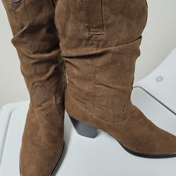 dingo Shoes - Brown Suede Cowboy Boots